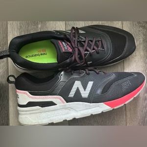 Men’s new balance shoe